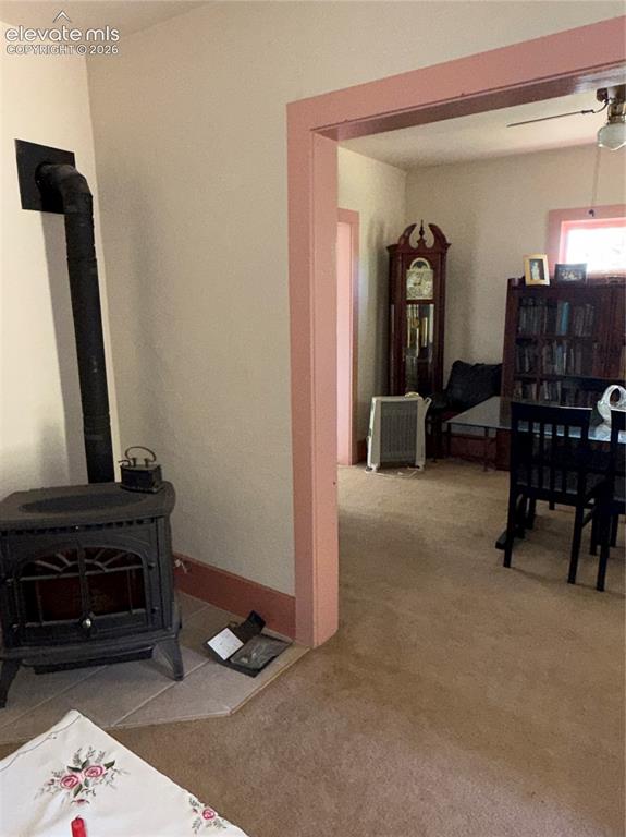 Image 8 of 11: Living Room