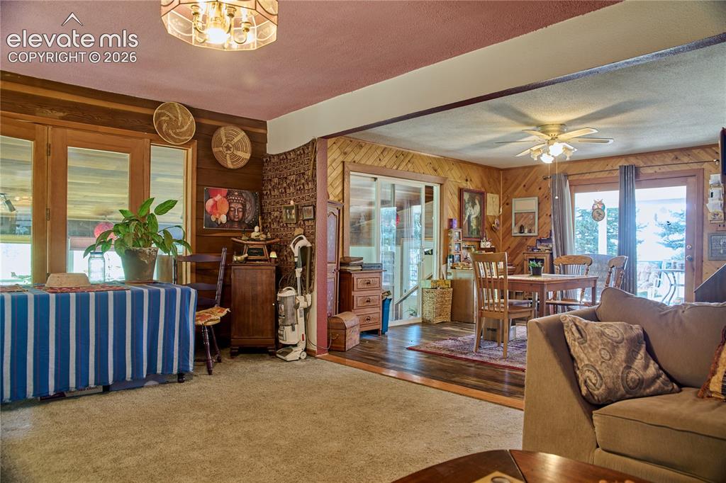 Image 7 of 31: Living Room