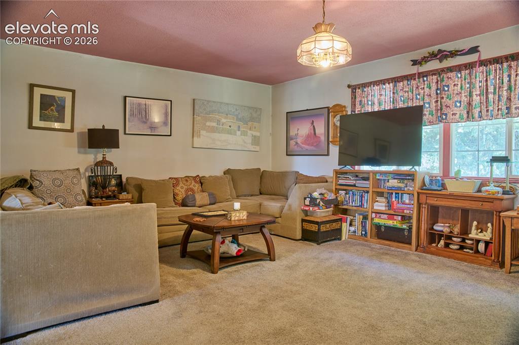 Image 8 of 31: Living Room