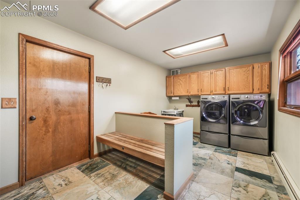 Image 11 of 50: Kitchen