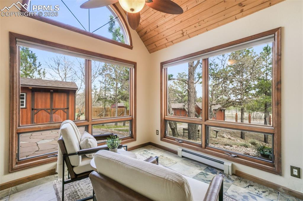 Image 12 of 50: Kitchen