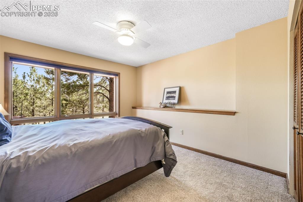 Image 17 of 50: Dining Room