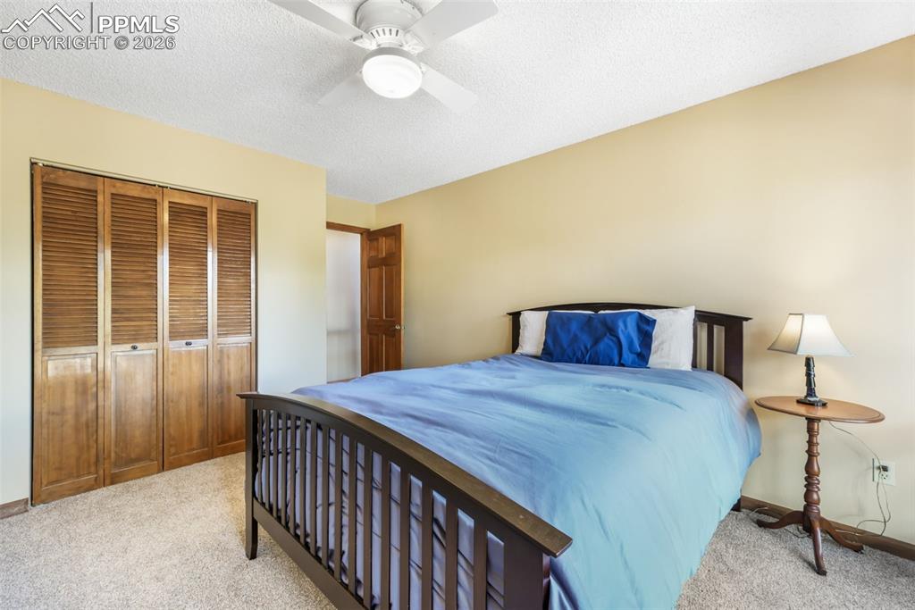 Image 19 of 50: Dining Room