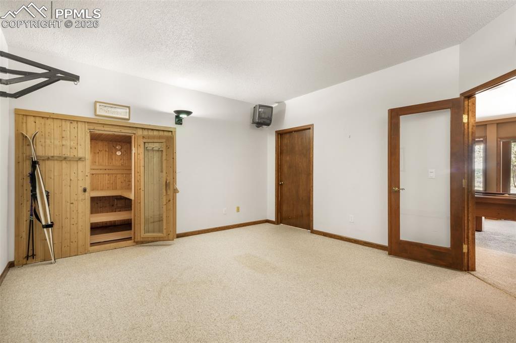 Image 41 of 50: Bathroom