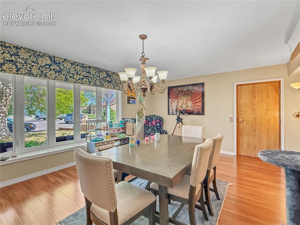 Image 6 of 44: Dining Area