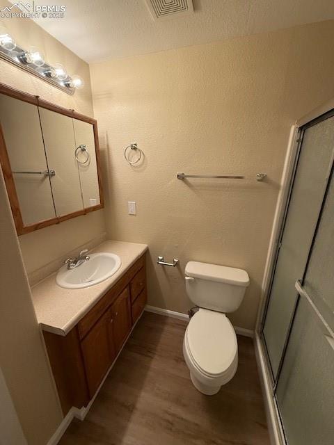 Image 27 of 31: Basement Bathroom