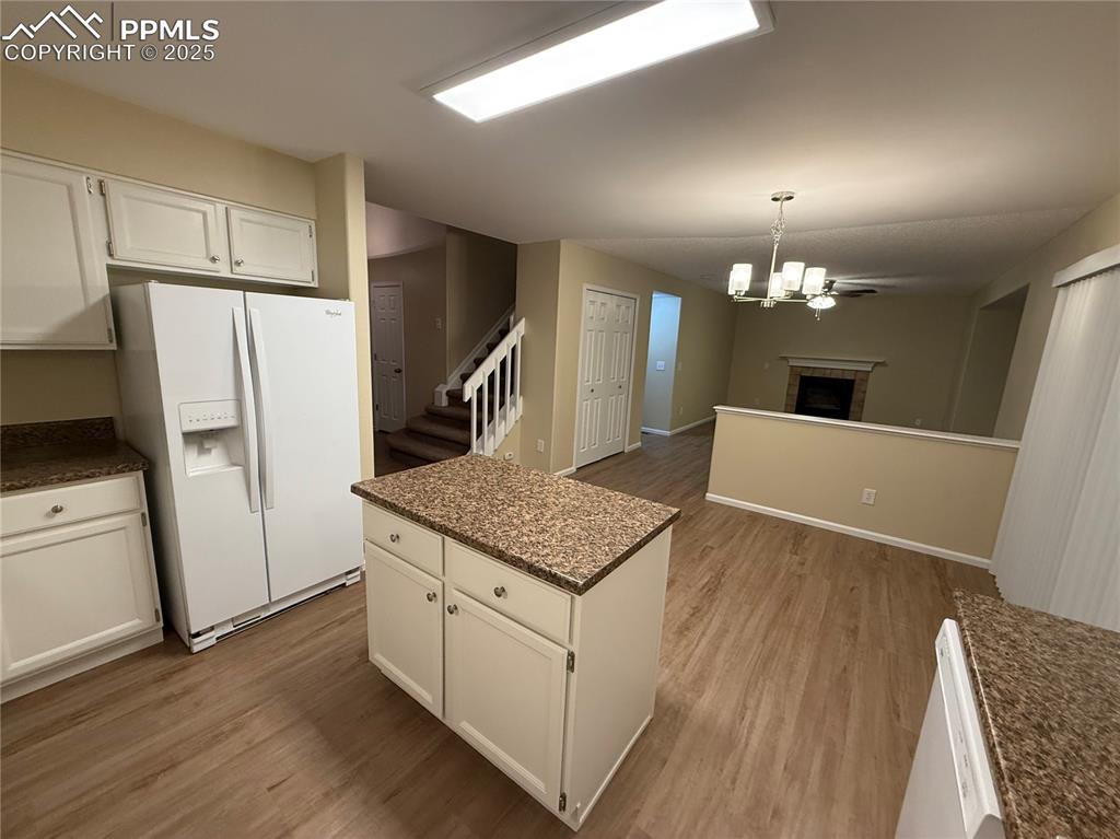 Image 6 of 31: Kitchen