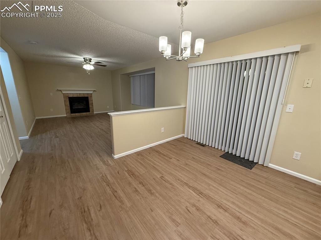 Image 9 of 31: Living Room