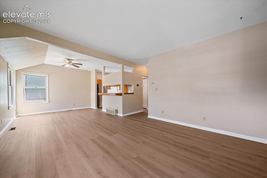 Image 15 of 17: Living Room