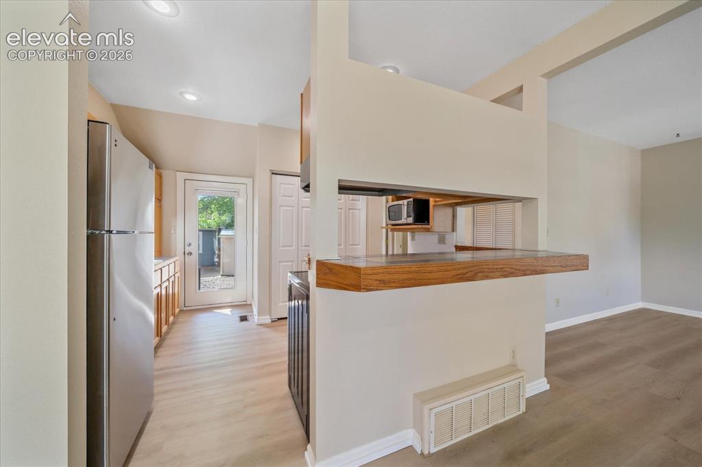 Image 17 of 17: Kitchen