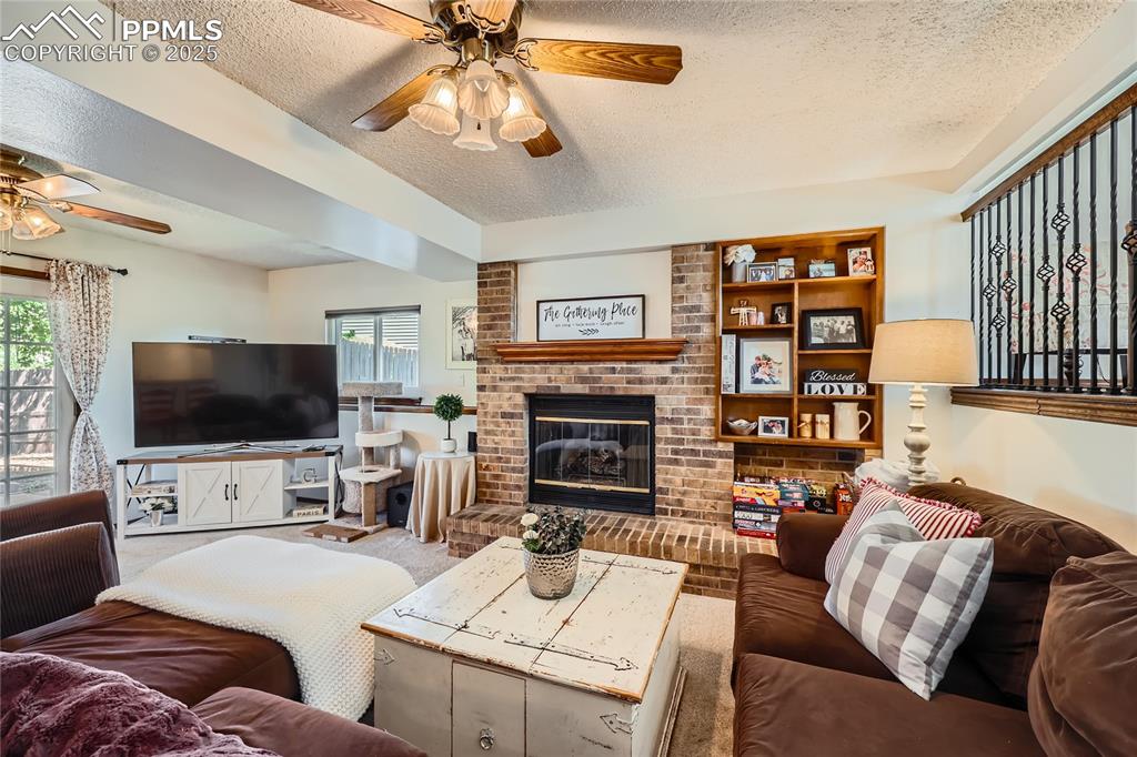 Image 11 of 26: Living Room