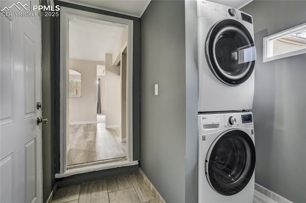 Image 13 of 27: Laundry