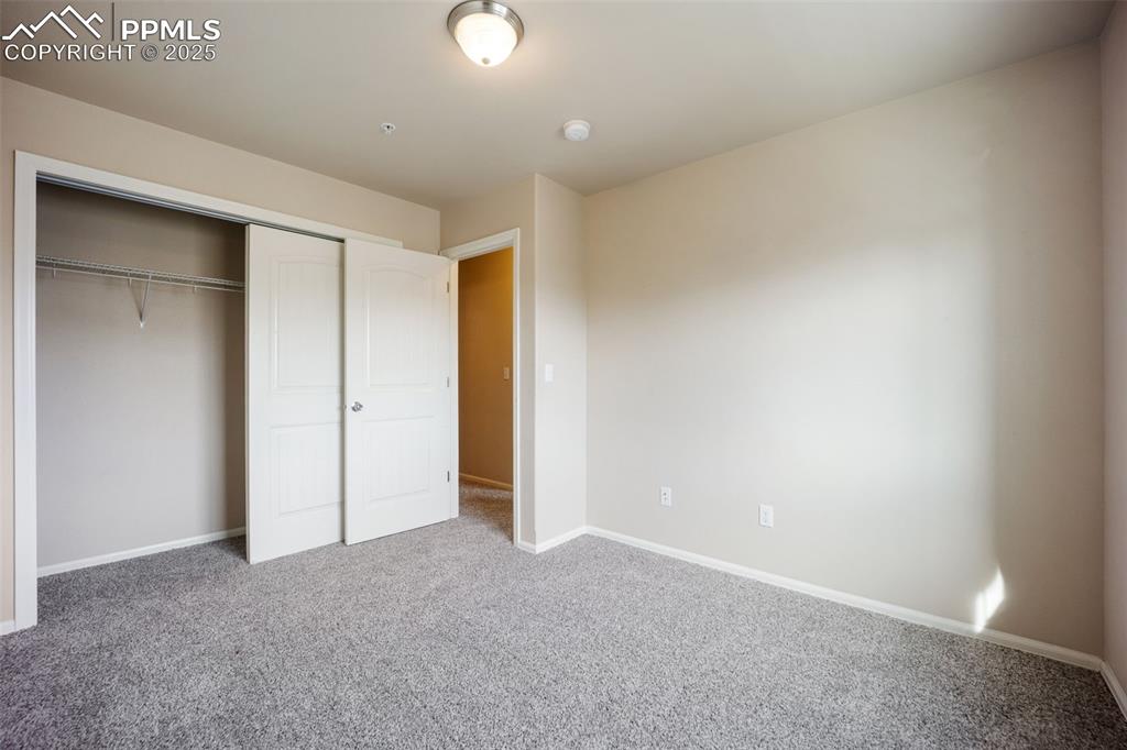 Image 36 of 50: Bedroom