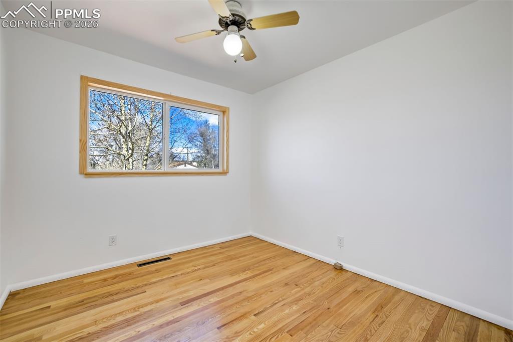 Image 22 of 36: Bedroom #3