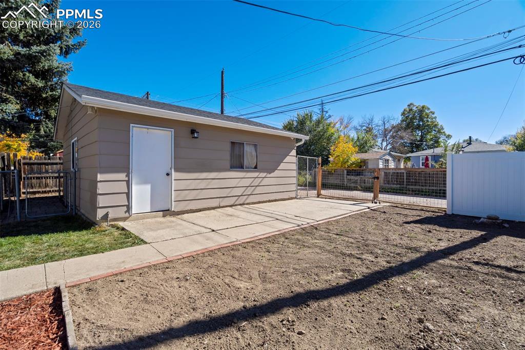 Image 27 of 36: RV Parking/ Garage 