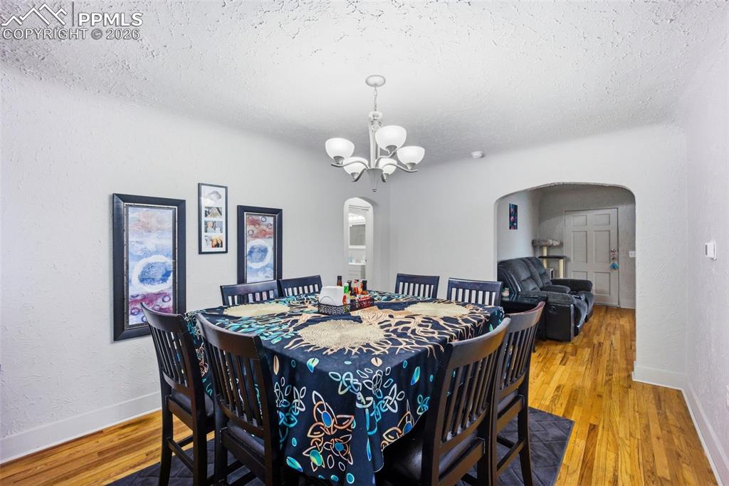 Image 11 of 43: Dining Area