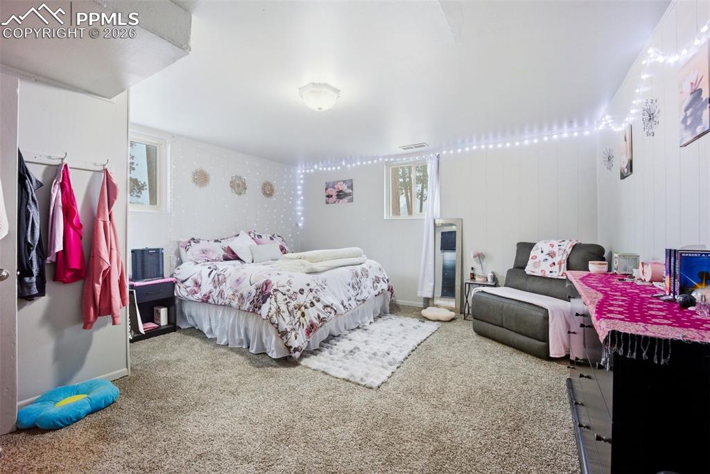 Image 25 of 43: Bedroom