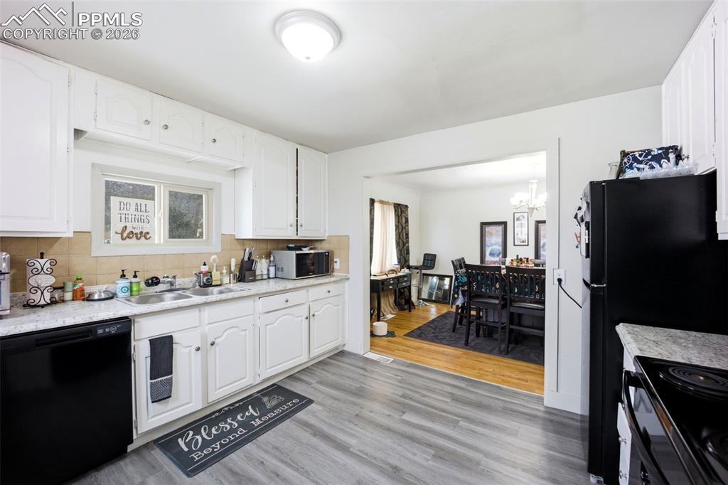 Image 8 of 43: Kitchen