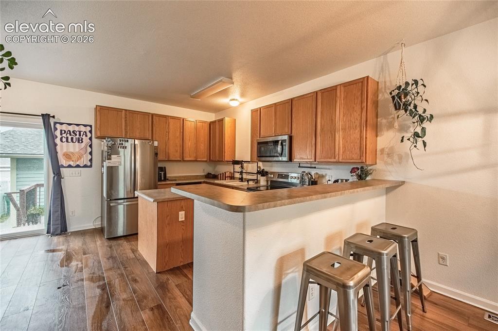 Image 7 of 35: Kitchen
