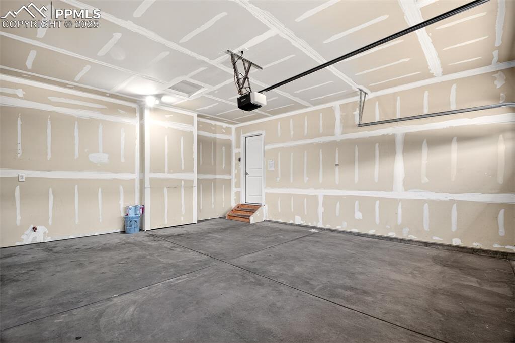 Image 33 of 39: 2 car garage