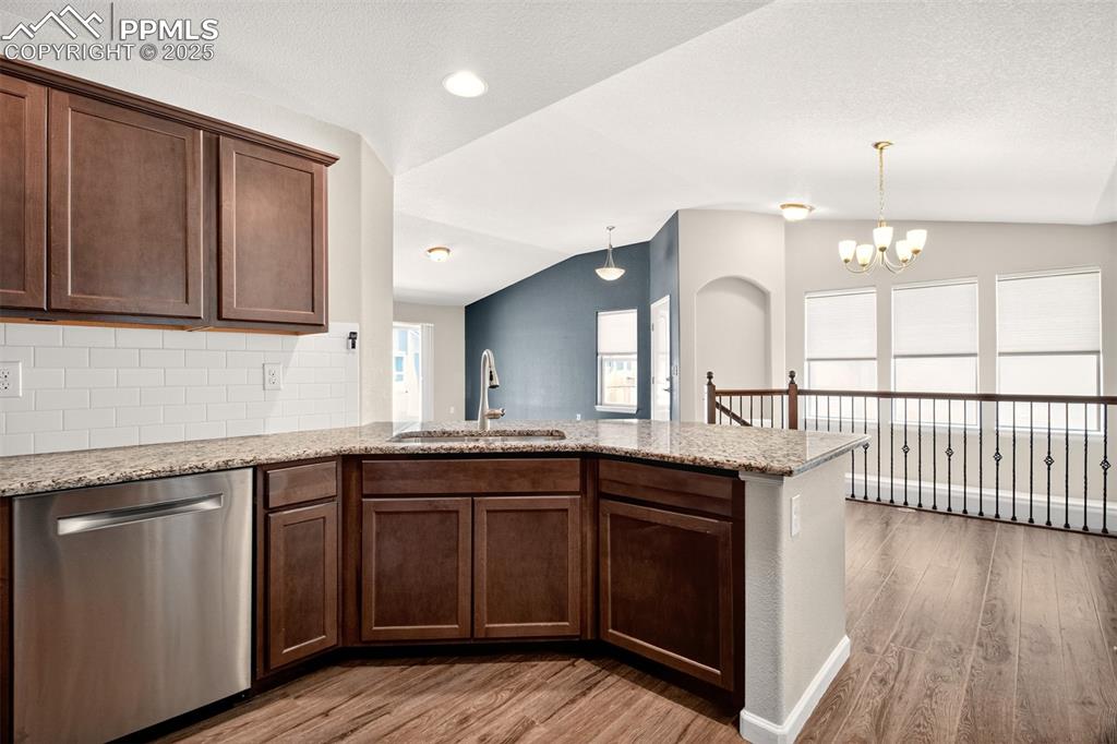 Image 9 of 39: Kitchen
