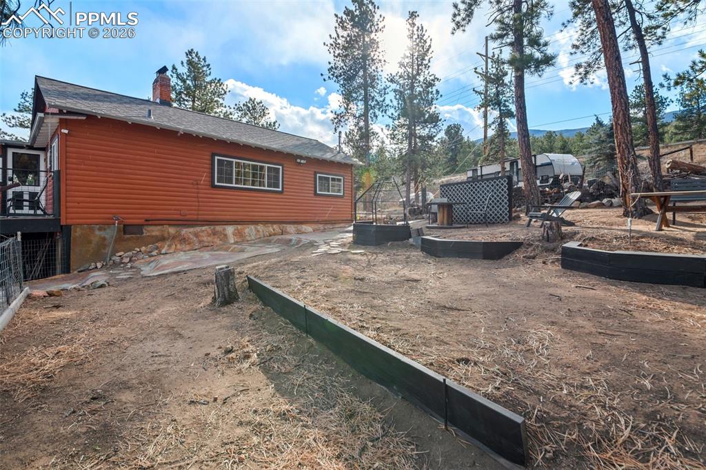 Image 30 of 32: Side of Structure