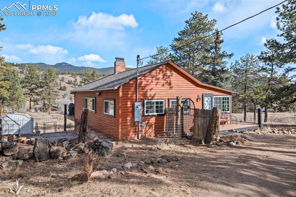 Image 31 of 32: Side of Structure