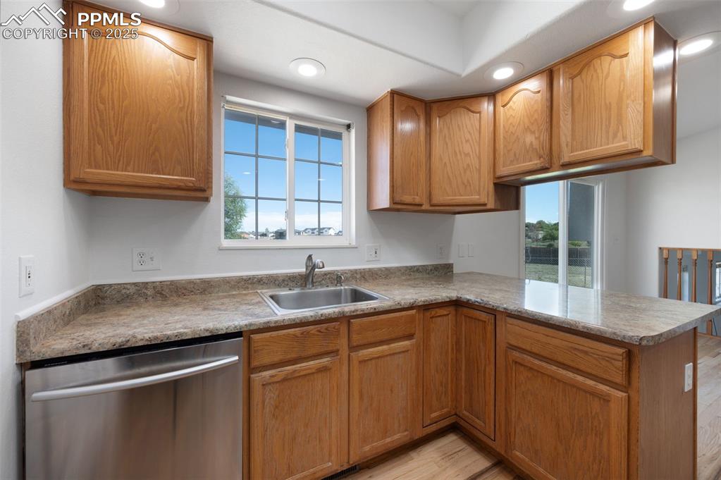 Image 12 of 34: Kitchen