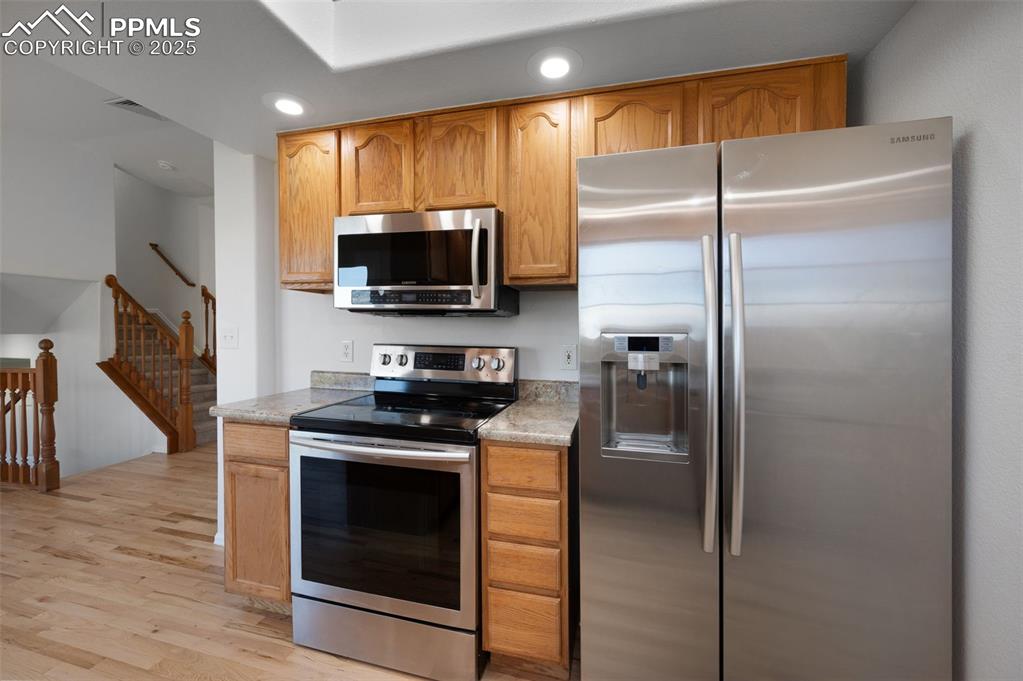 Image 13 of 34: Kitchen