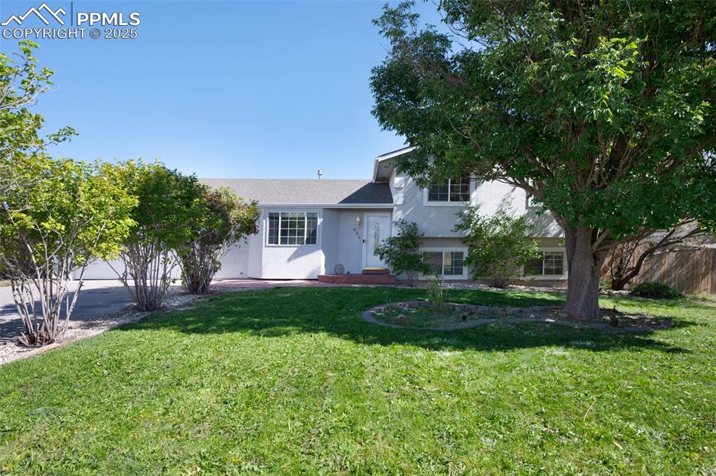 Image 3 of 34: Front of Structure