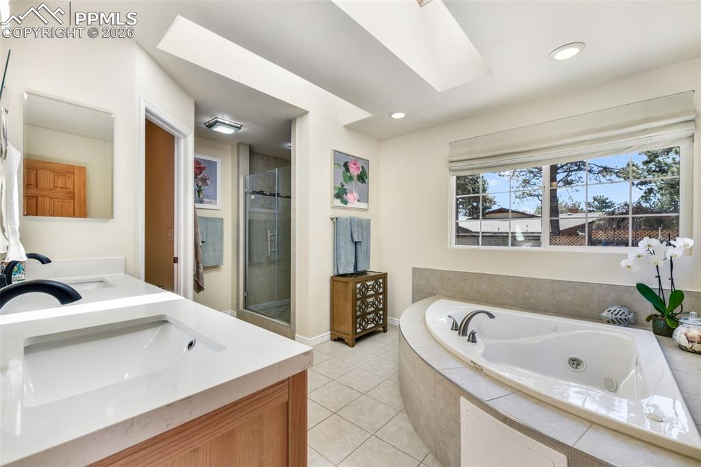 Image 16 of 50: Master Bedroom