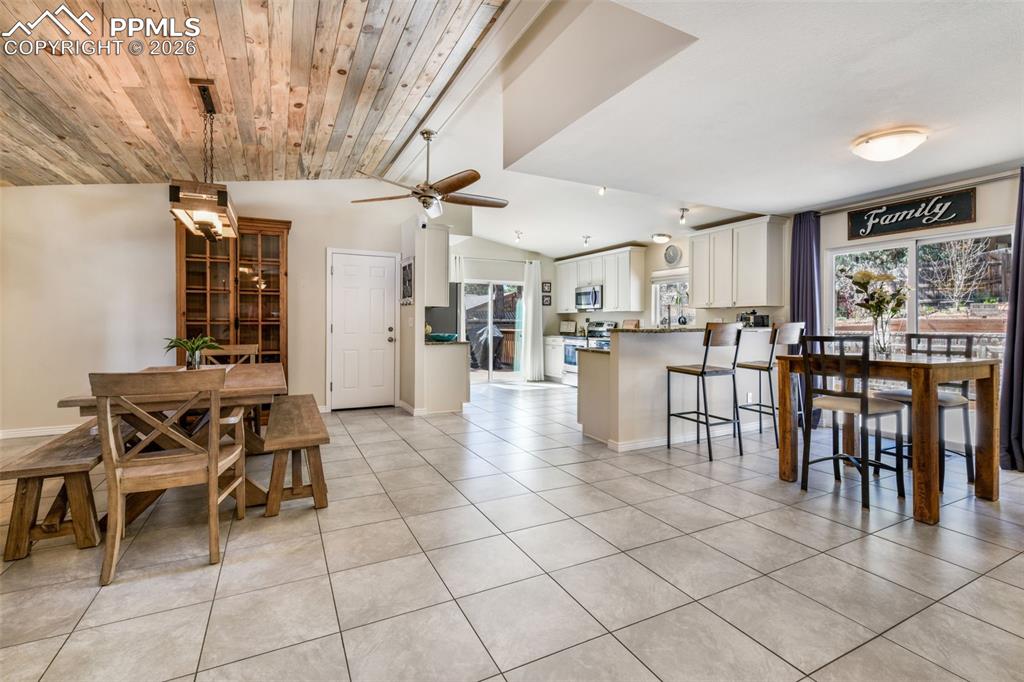 Image 3 of 50: Floor Plan