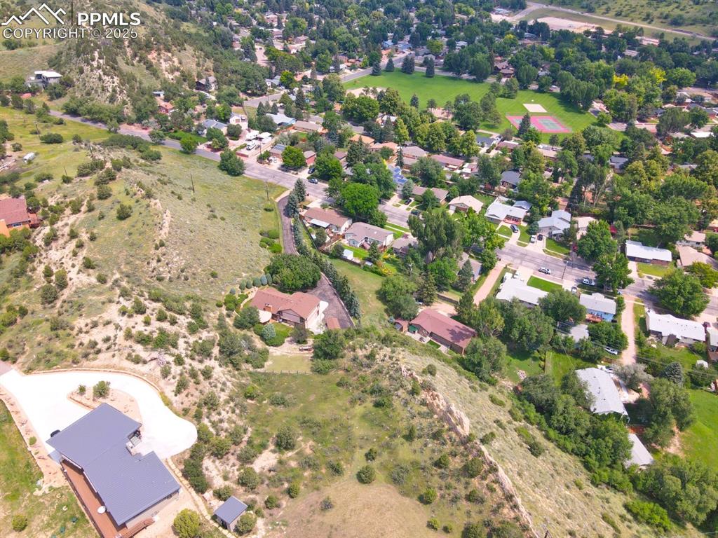 Image 41 of 47: Perfect West Side Living!!