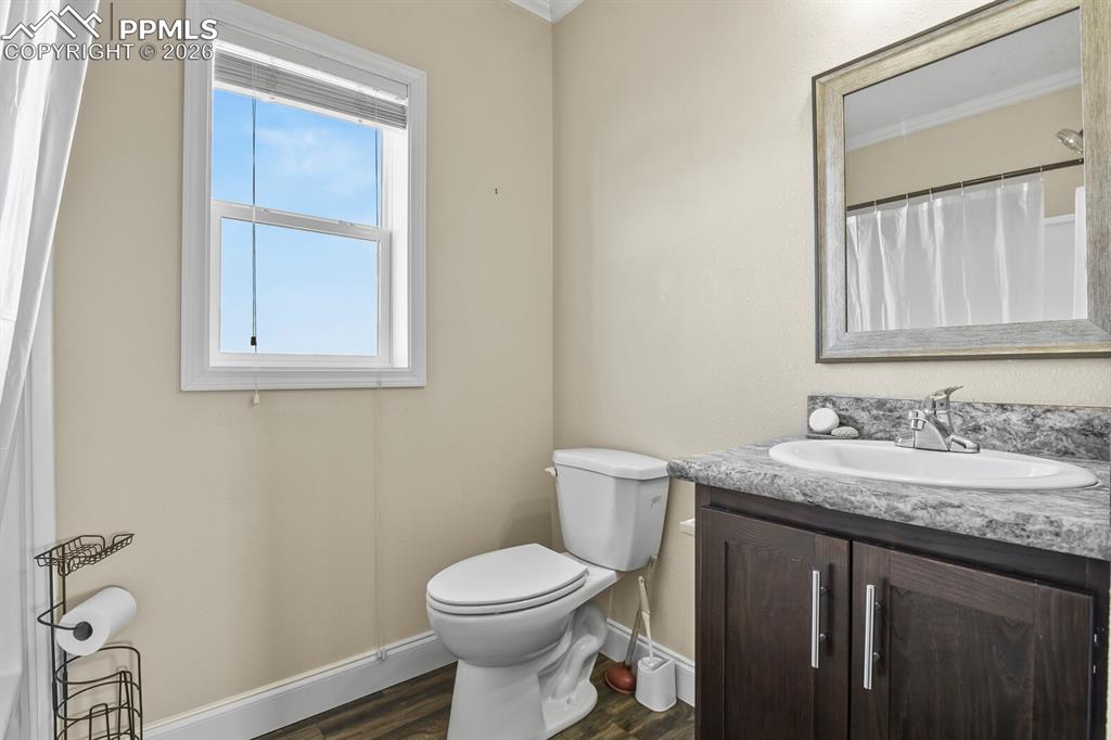 Image 20 of 39: Bathroom