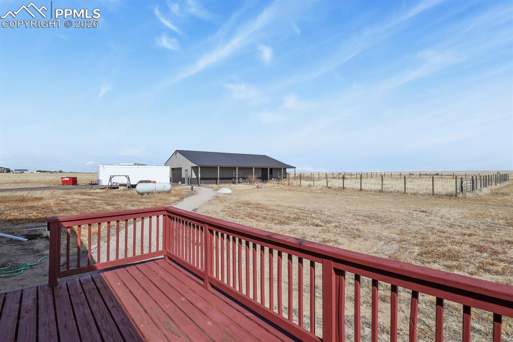 Image 22 of 39: Deck