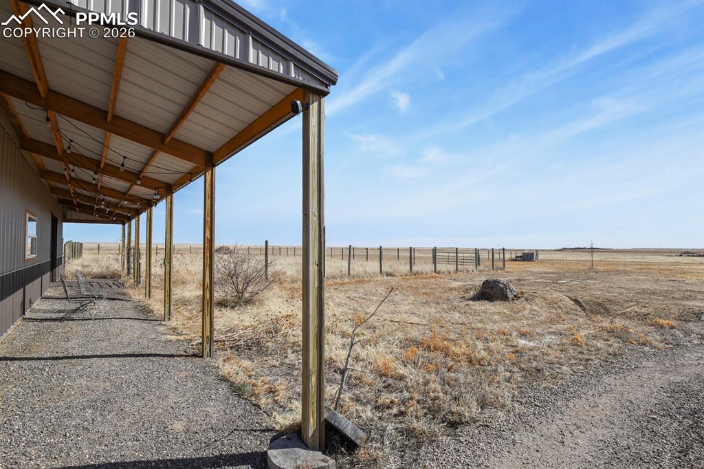 Image 24 of 39: Yard