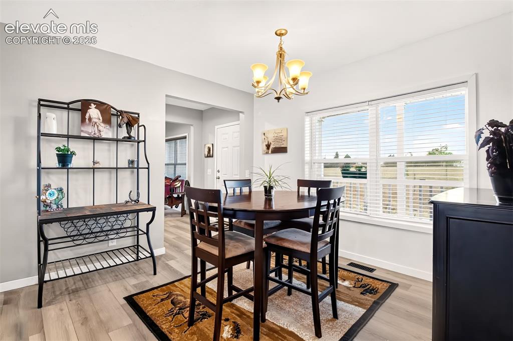 Image 10 of 42: Dining Area