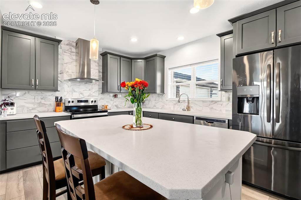 Image 5 of 42: Kitchen