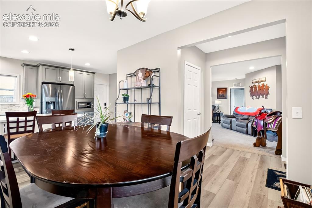 Image 9 of 42: Dining Area