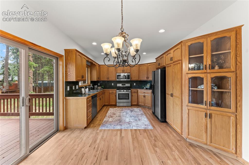 Image 11 of 46: Kitchen