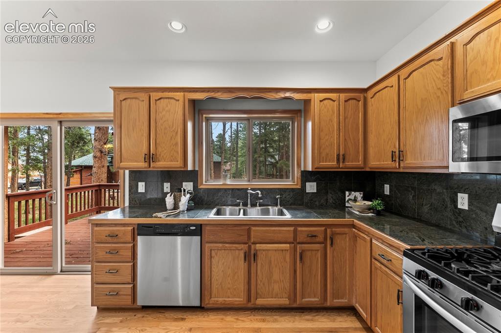 Image 12 of 46: Kitchen