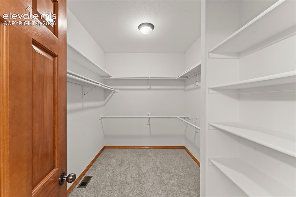 Image 19 of 46: Closet