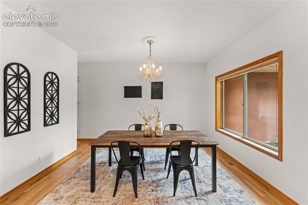 Image 4 of 46: Dining Area
