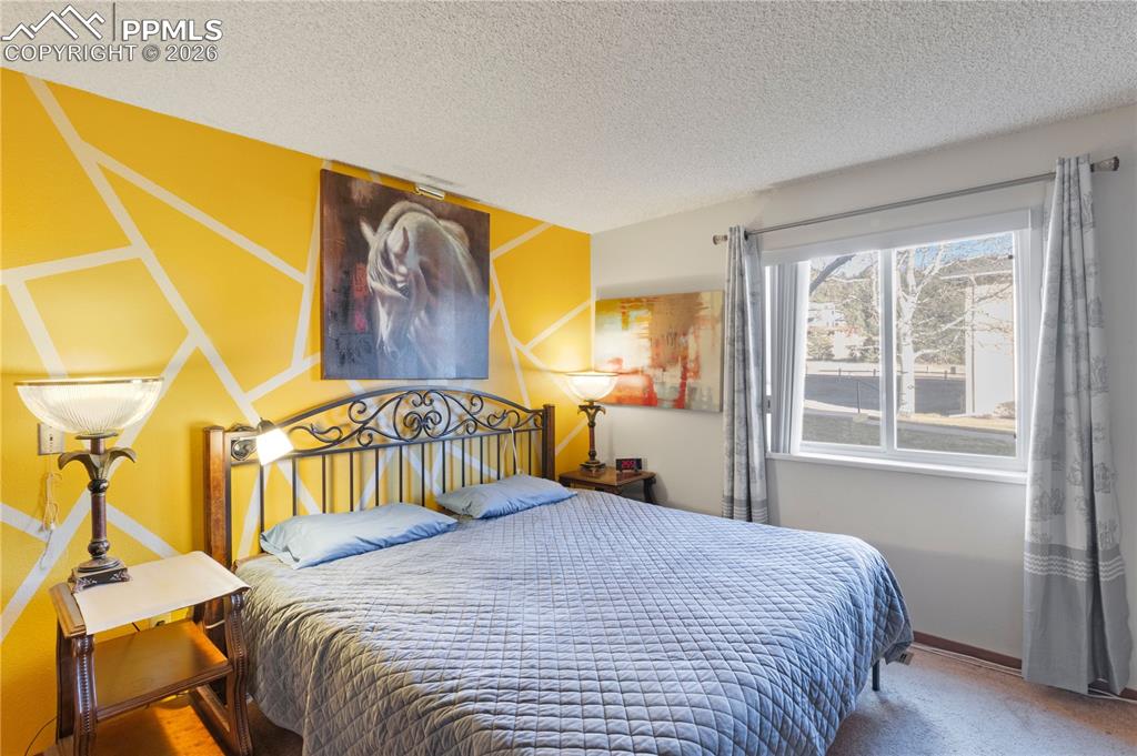 Image 4 of 21: Bedroom