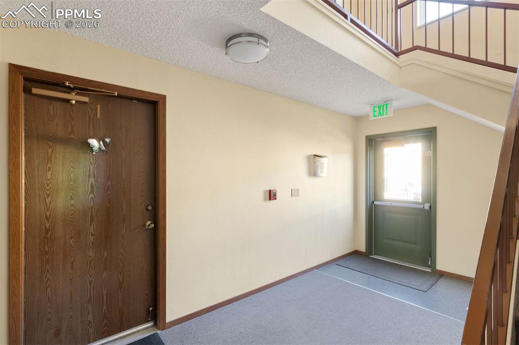 Image 6 of 21: Entry