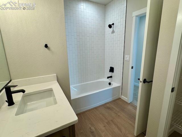 Image 22 of 31: Bathroom