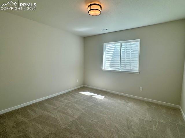 Image 25 of 31: Bedroom