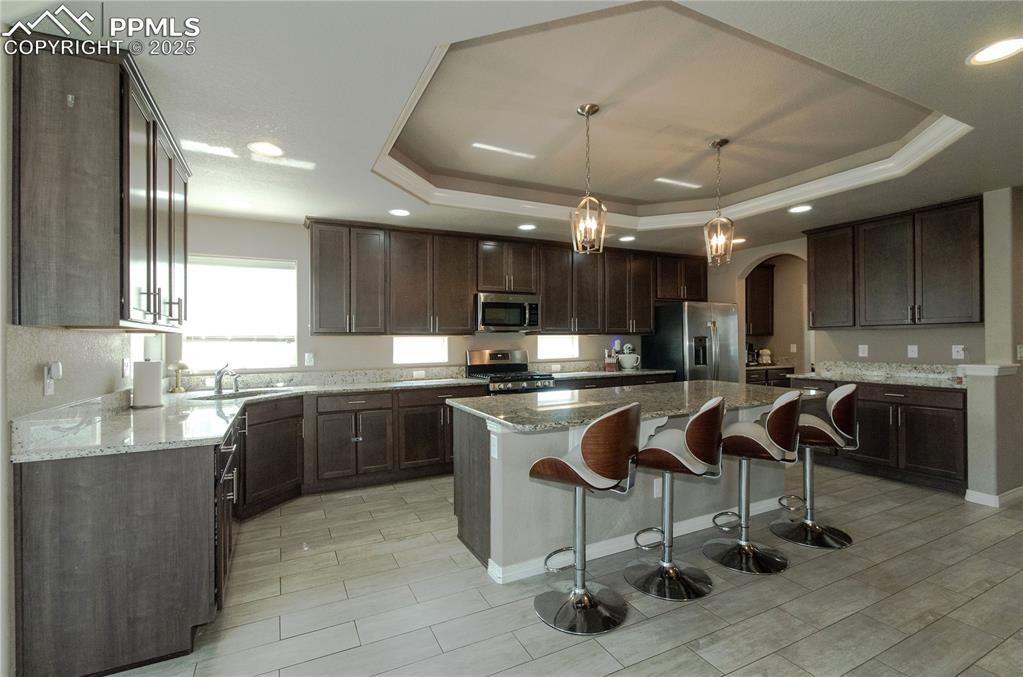 Image 12 of 40: Kitchen