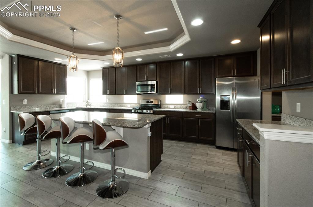 Image 14 of 40: Kitchen