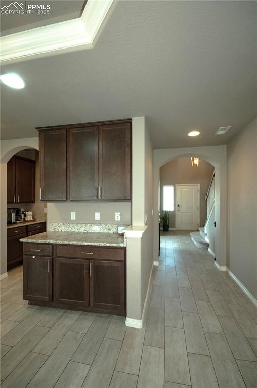Image 16 of 40: Kitchen